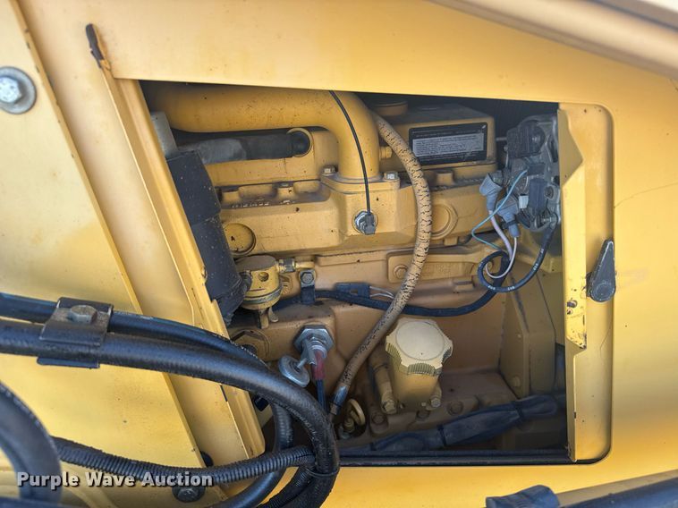 image for item ER2082 1998 John Deere 310E backhoe