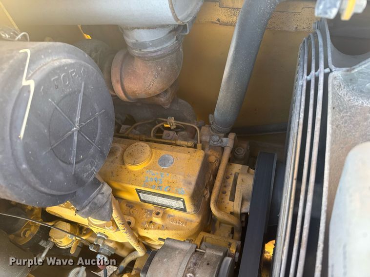 image for item ER2082 1998 John Deere 310E backhoe