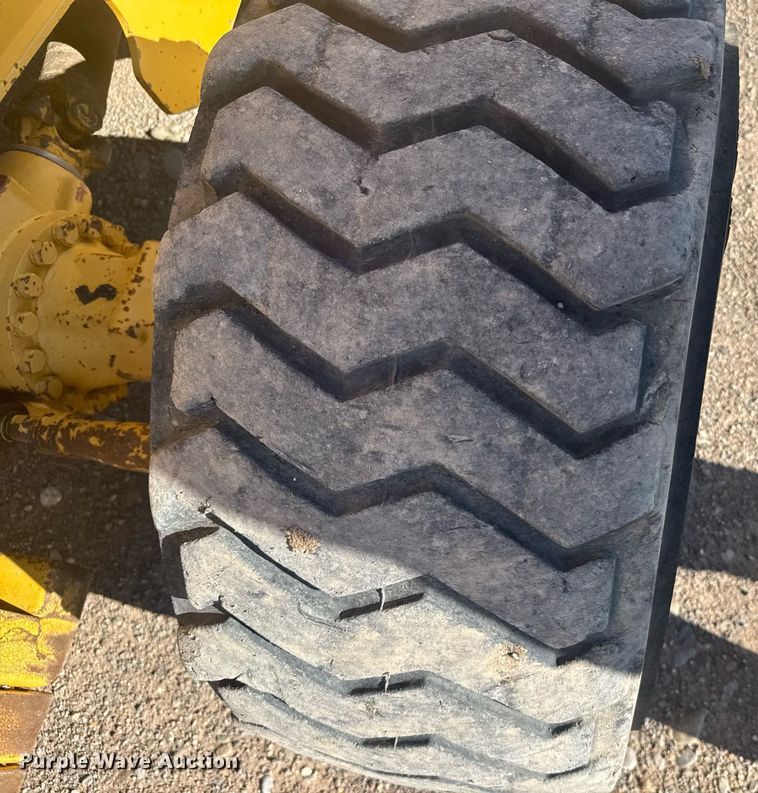 image for item ER2082 1998 John Deere 310E backhoe