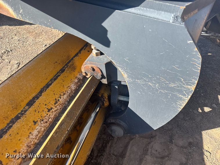 image for item ER2083 2016 John Deere 772GP motor grader