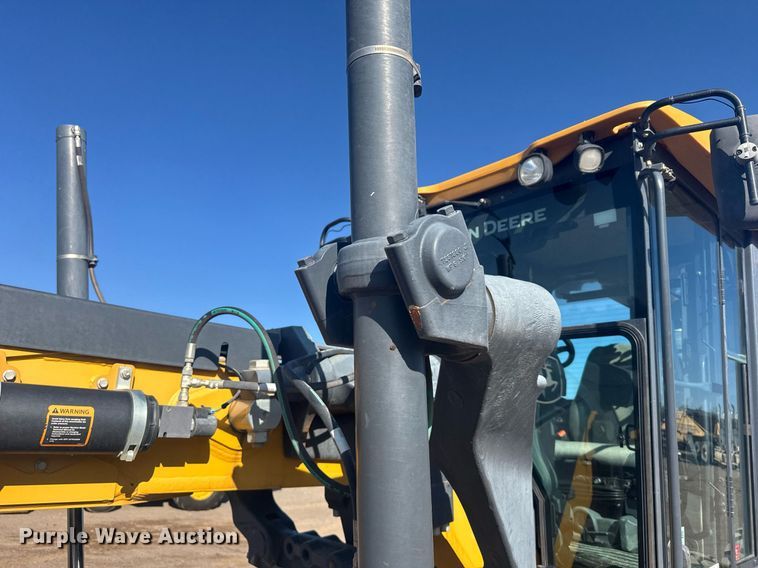 image for item ER2083 2016 John Deere 772GP motor grader