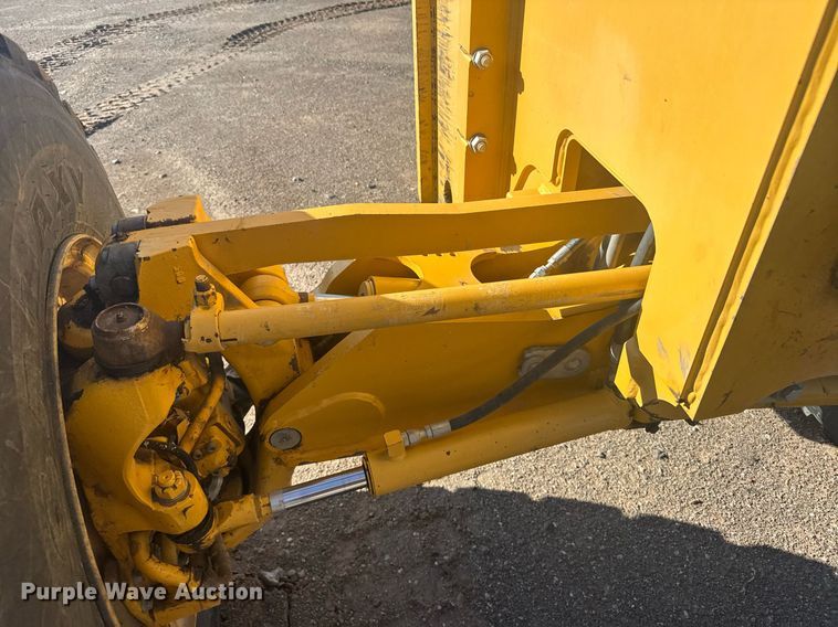 image for item ER2083 2016 John Deere 772GP motor grader