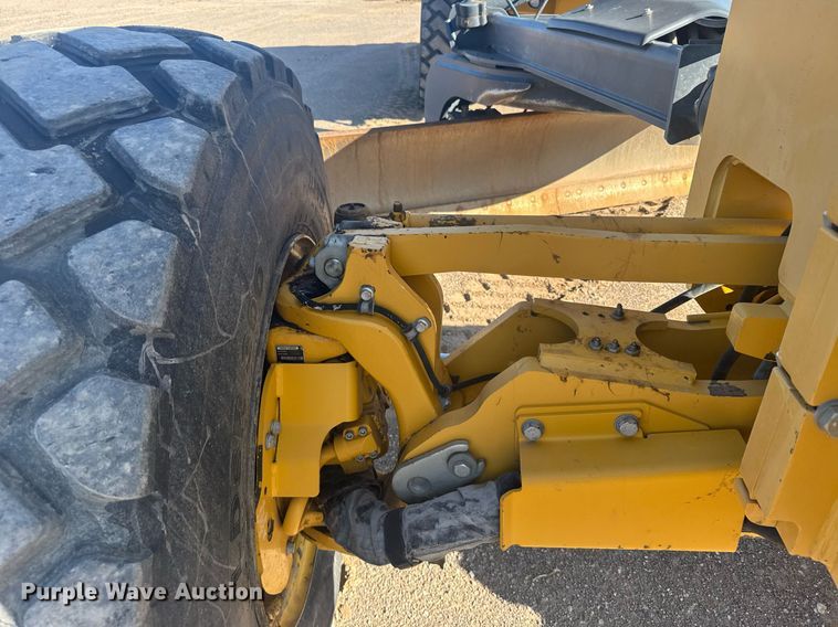 image for item ER2083 2016 John Deere 772GP motor grader