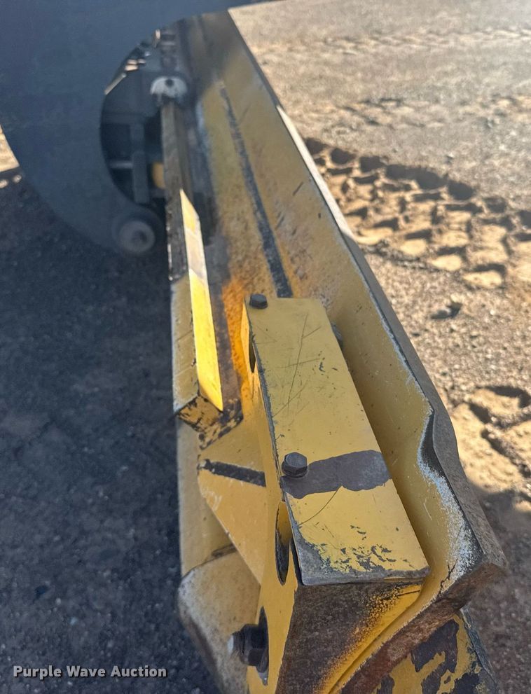 image for item ER2083 2016 John Deere 772GP motor grader