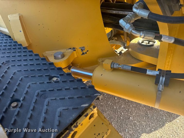 image for item ER2083 2016 John Deere 772GP motor grader