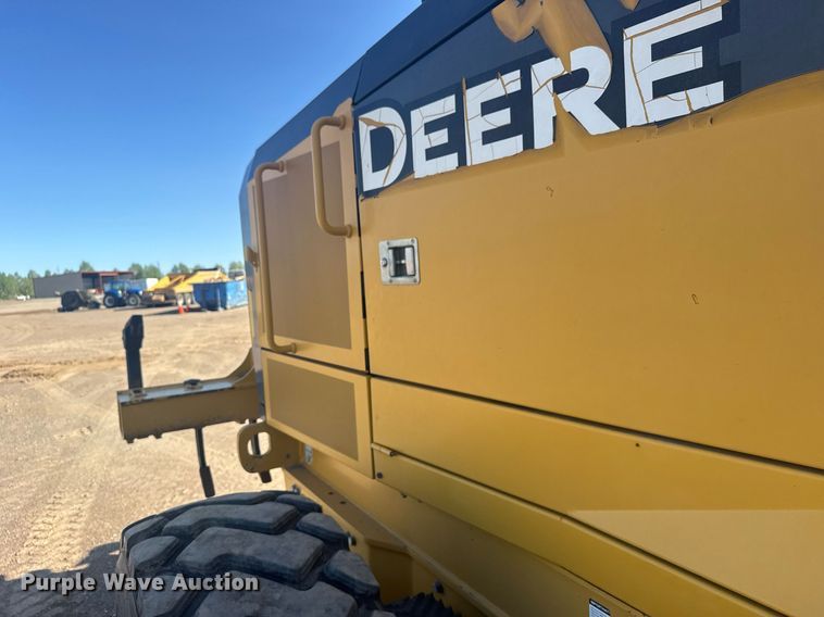 image for item ER2083 2016 John Deere 772GP motor grader