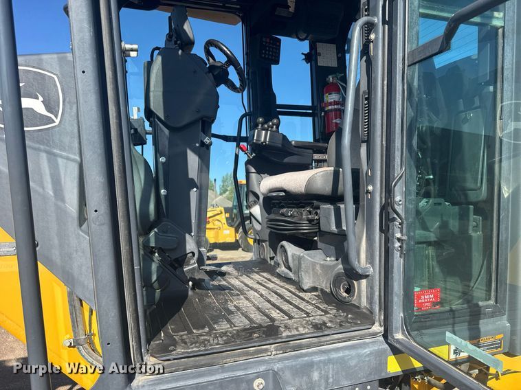 image for item ER2083 2016 John Deere 772GP motor grader