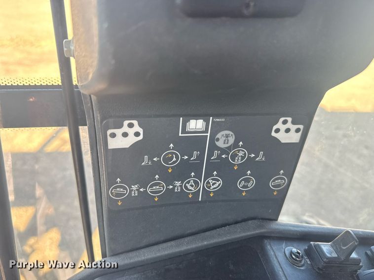 image for item ER2083 2016 John Deere 772GP motor grader