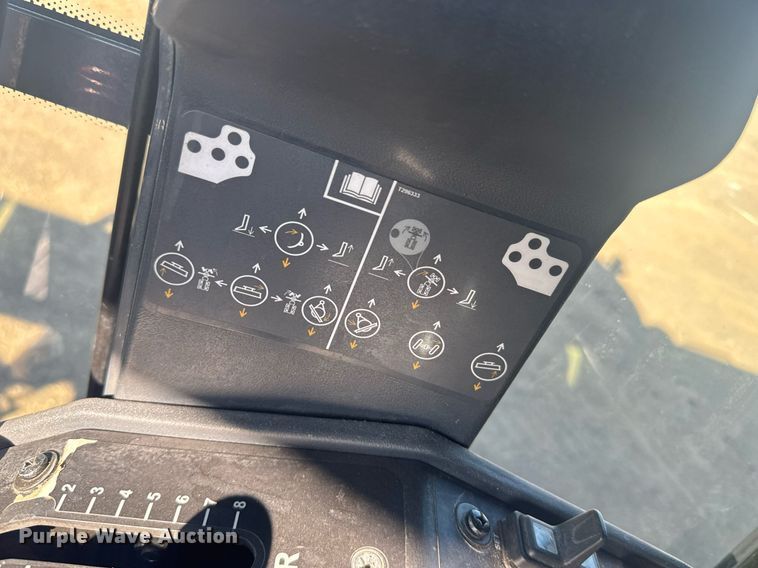 image for item ER2083 2016 John Deere 772GP motor grader