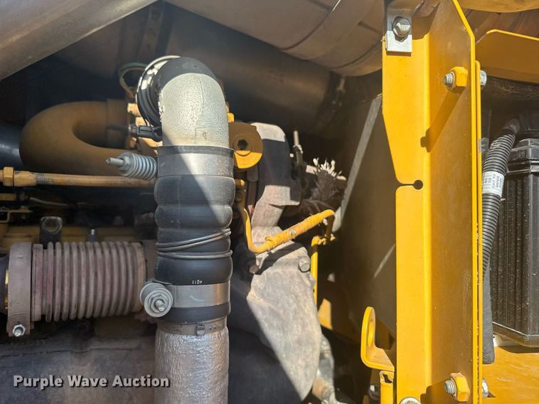 image for item ER2083 2016 John Deere 772GP motor grader