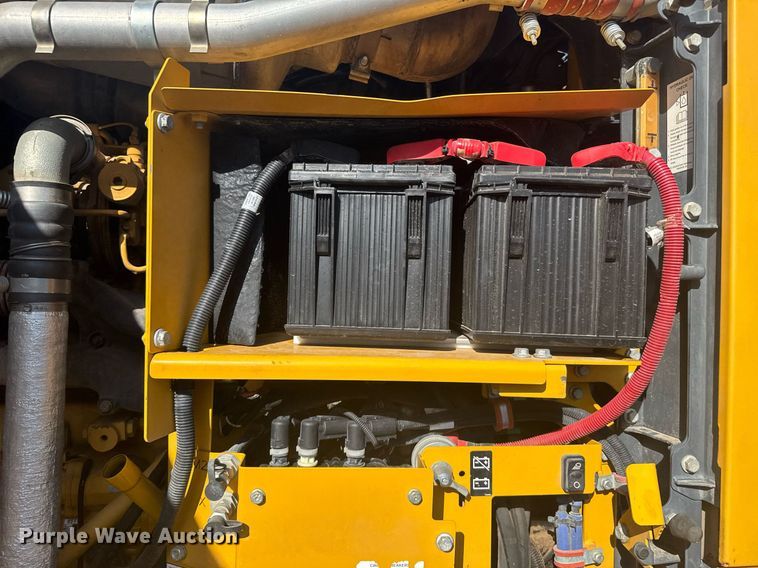 image for item ER2083 2016 John Deere 772GP motor grader