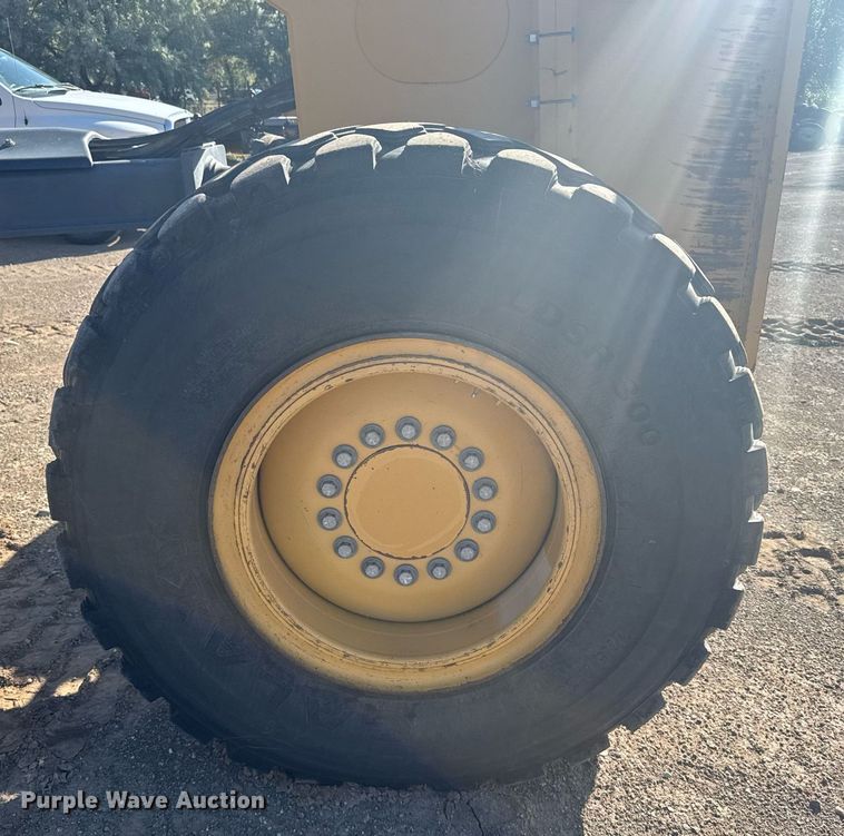 image for item ER2083 2016 John Deere 772GP motor grader