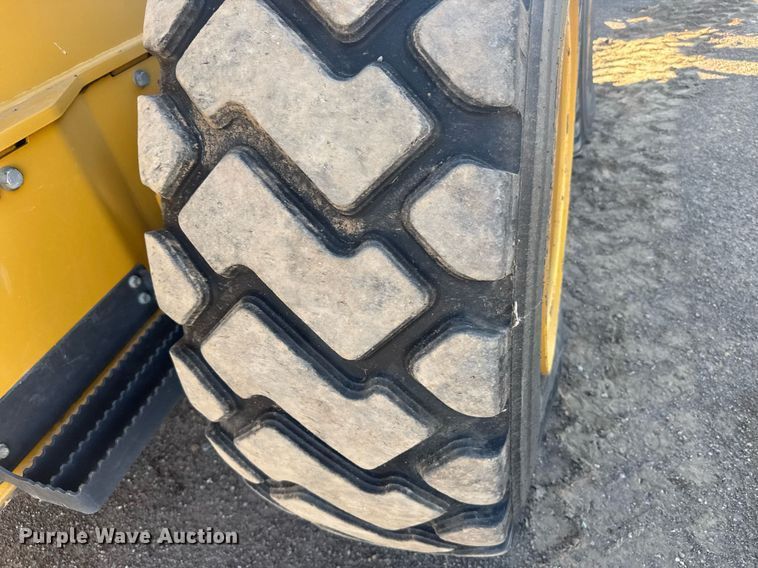 image for item ER2083 2016 John Deere 772GP motor grader