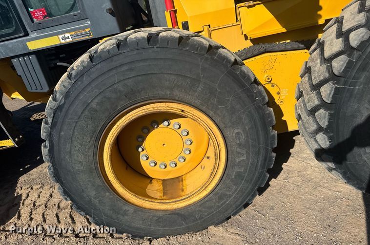 image for item ER2083 2016 John Deere 772GP motor grader