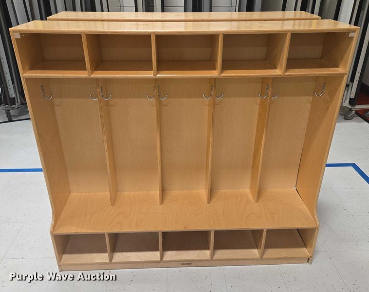image for item ER5295 (2) wooden lockers