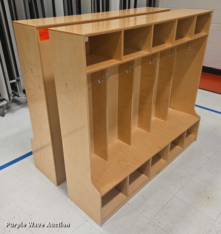 image for item ER5295 (2) wooden lockers