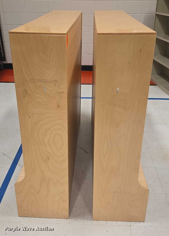 image for item ER5295 (2) wooden lockers