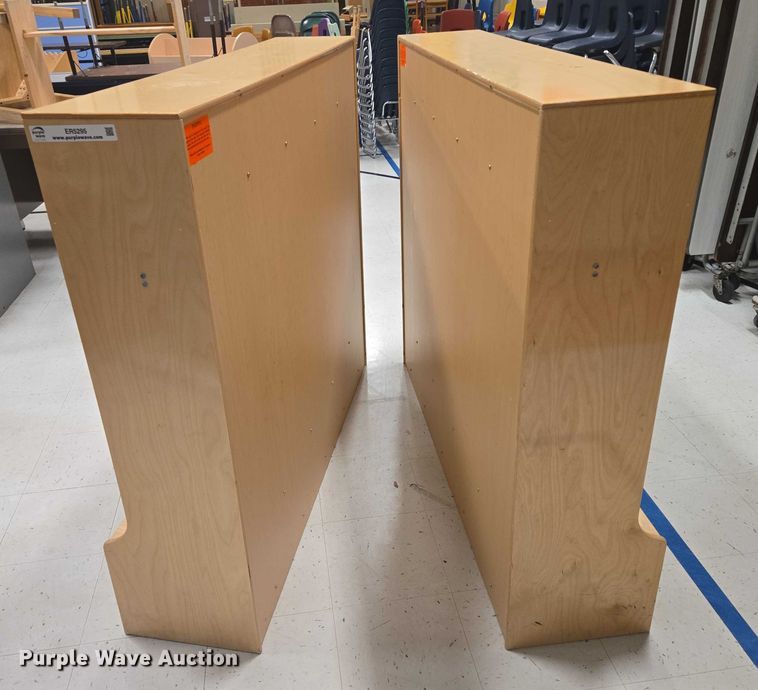 image for item ER5295 (2) wooden lockers