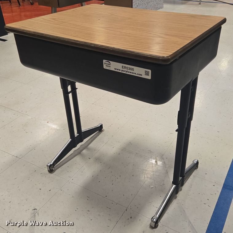 image for item ER5300 (25) desks