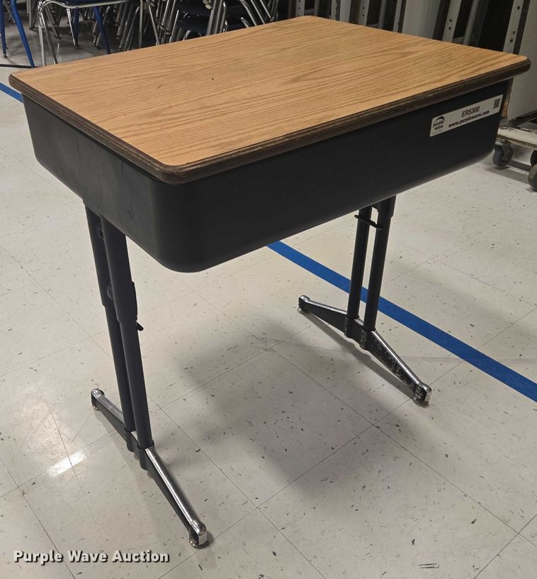image for item ER5300 (25) desks