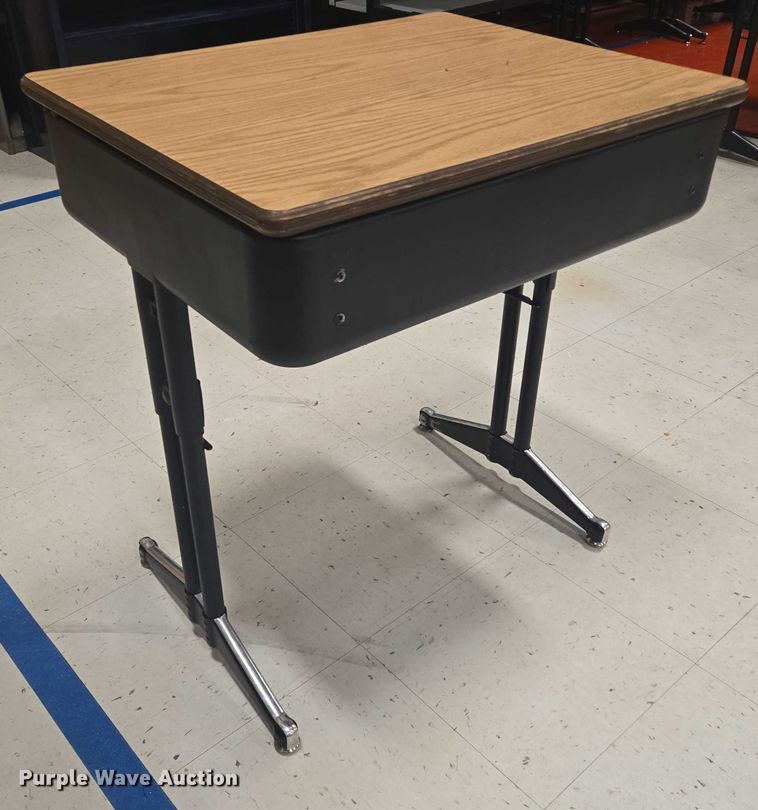 image for item ER5300 (25) desks
