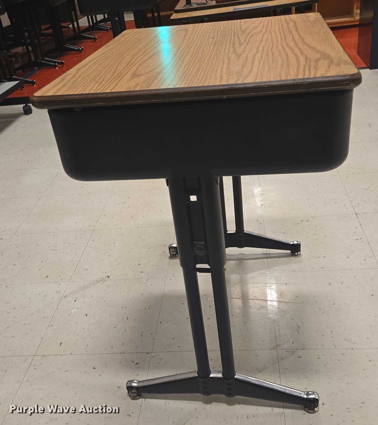 image for item ER5300 (25) desks