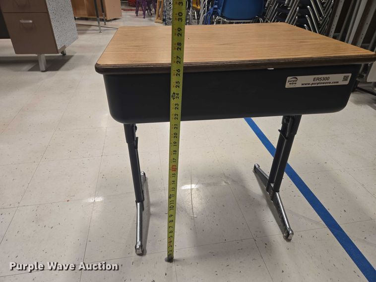 image for item ER5300 (25) desks