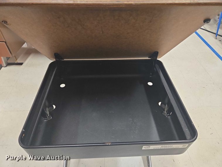 image for item ER5300 (25) desks