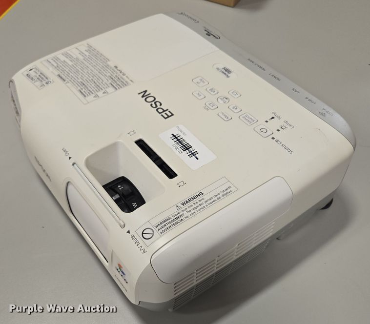 11) Epson LCD projector in Yankton, SD | Item ER5337 for