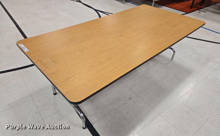 image for item ER5348 (3) folding tables