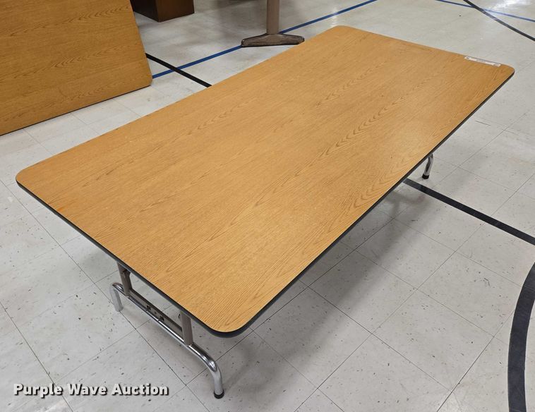 image for item ER5348 (3) folding tables