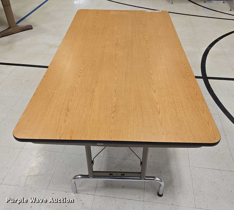 image for item ER5348 (3) folding tables