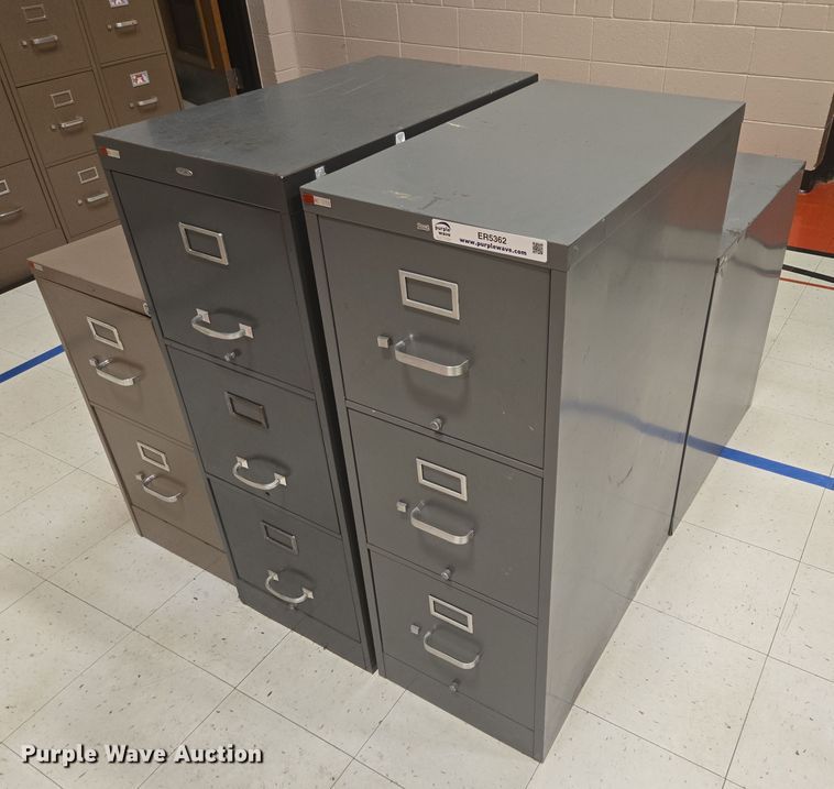 image for item ER5362 (6) filing cabinets