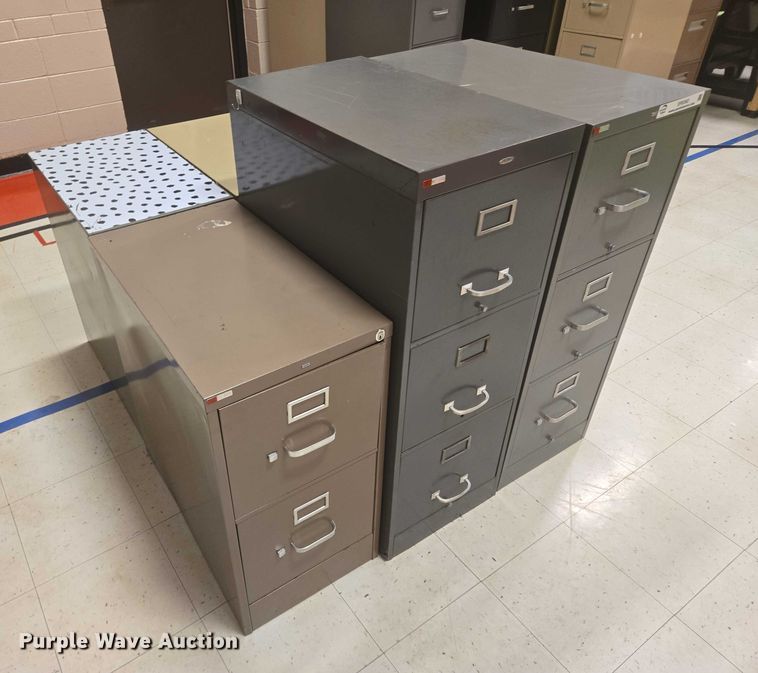 image for item ER5362 (6) filing cabinets