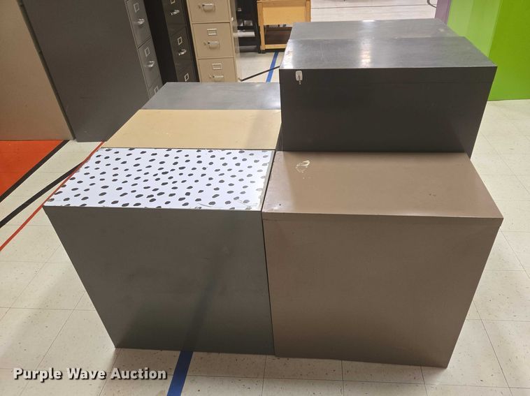 image for item ER5362 (6) filing cabinets