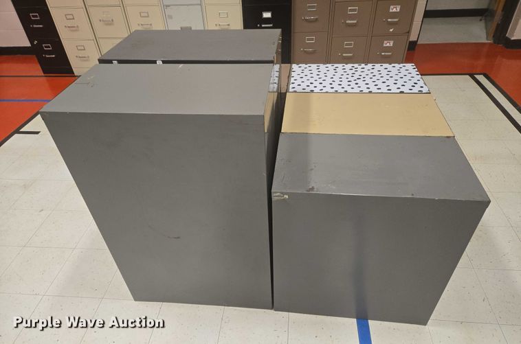 image for item ER5362 (6) filing cabinets