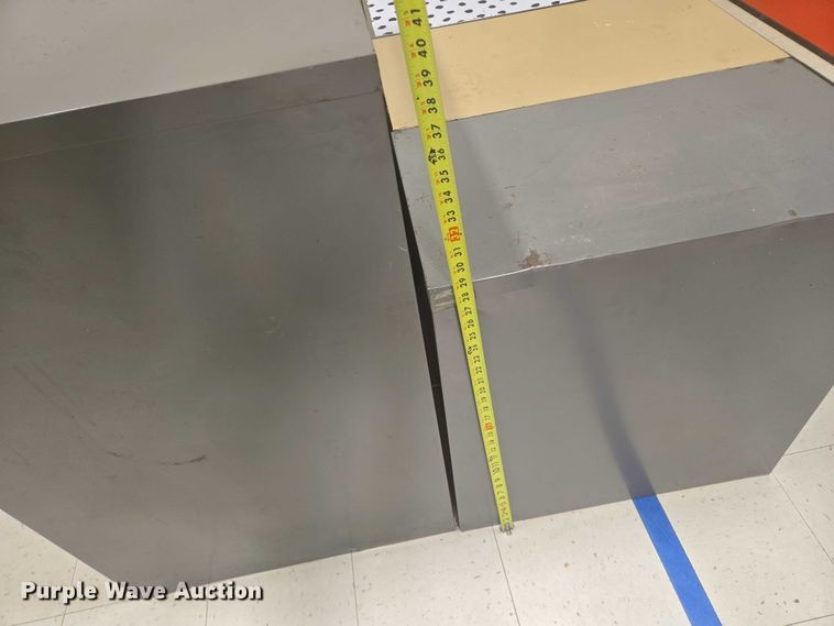 image for item ER5362 (6) filing cabinets