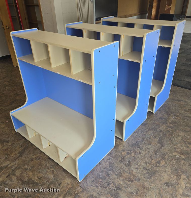 image for item ER5376 (3) storage lockers