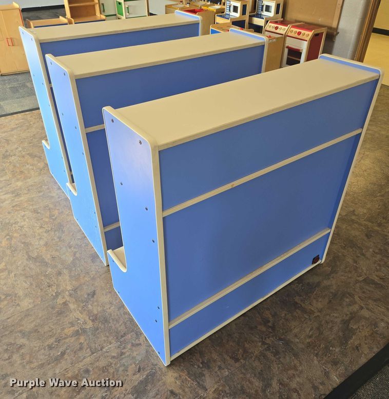 image for item ER5376 (3) storage lockers