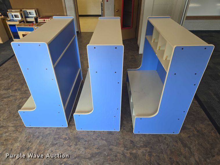 image for item ER5376 (3) storage lockers