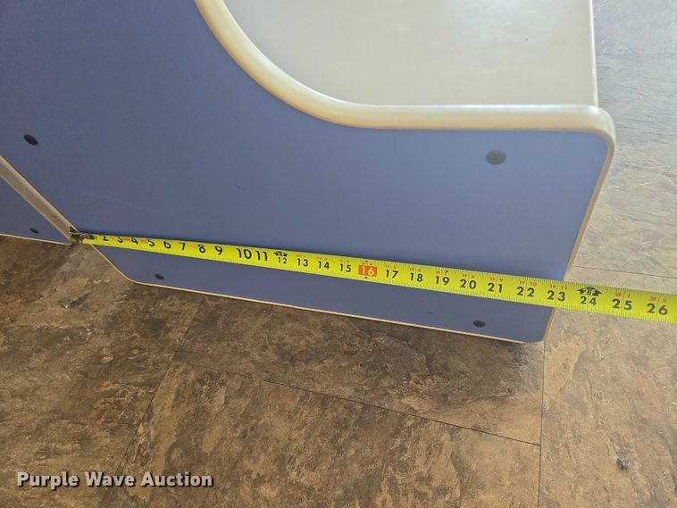 image for item ER5376 (3) storage lockers