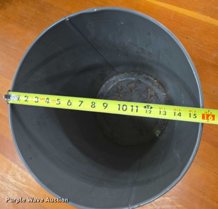 image for item ER5387 Approximately 38 trash cans