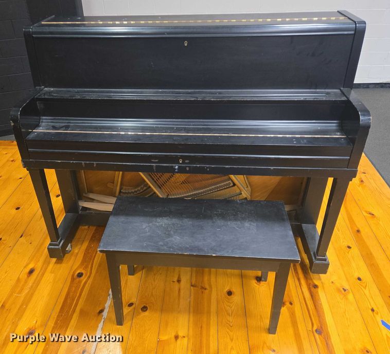 image for item ER5392 Kawai piano