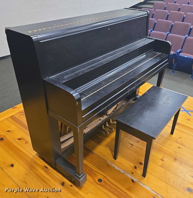 image for item ER5392 Kawai piano