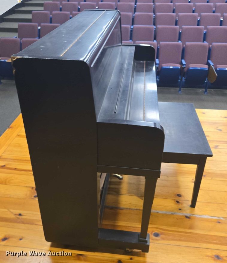 image for item ER5392 Kawai piano