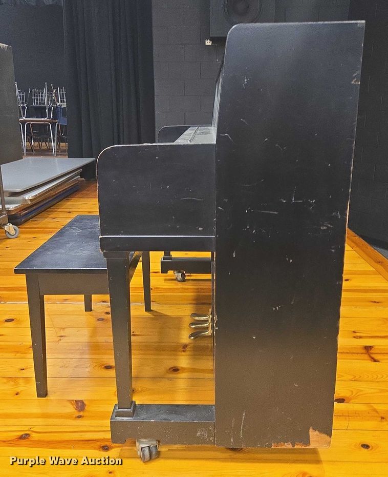 image for item ER5392 Kawai piano