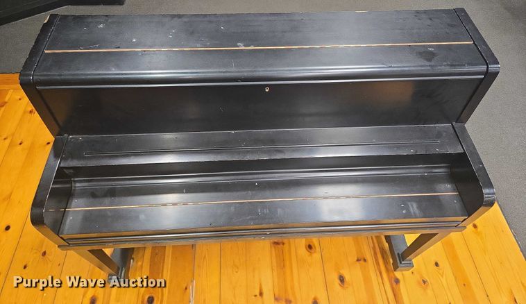 image for item ER5392 Kawai piano