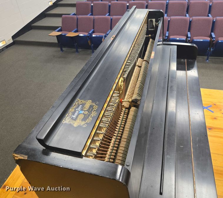 image for item ER5392 Kawai piano