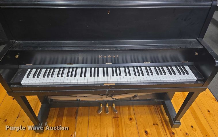 image for item ER5392 Kawai piano