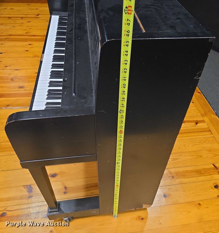 image for item ER5392 Kawai piano
